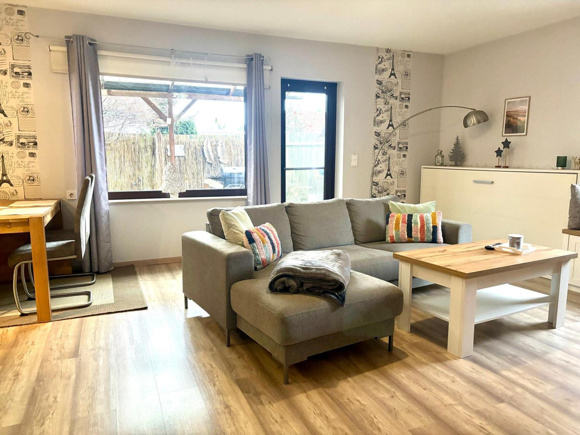 Seeufer Apartment: Geräumige Wohnküche mit Terrasse am Steinhuder Meer Wunstorf Exterior photo